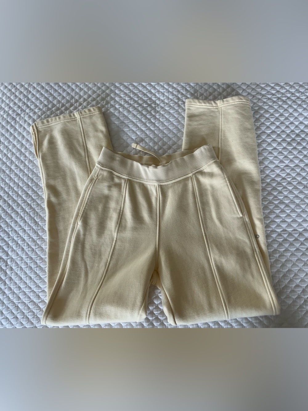 ALO Yoga Straight Leg Sweatpants in French Vanilla S - Picture 10 of 16